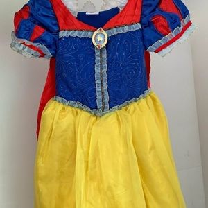 Disney Store Snow White costume size 5/6